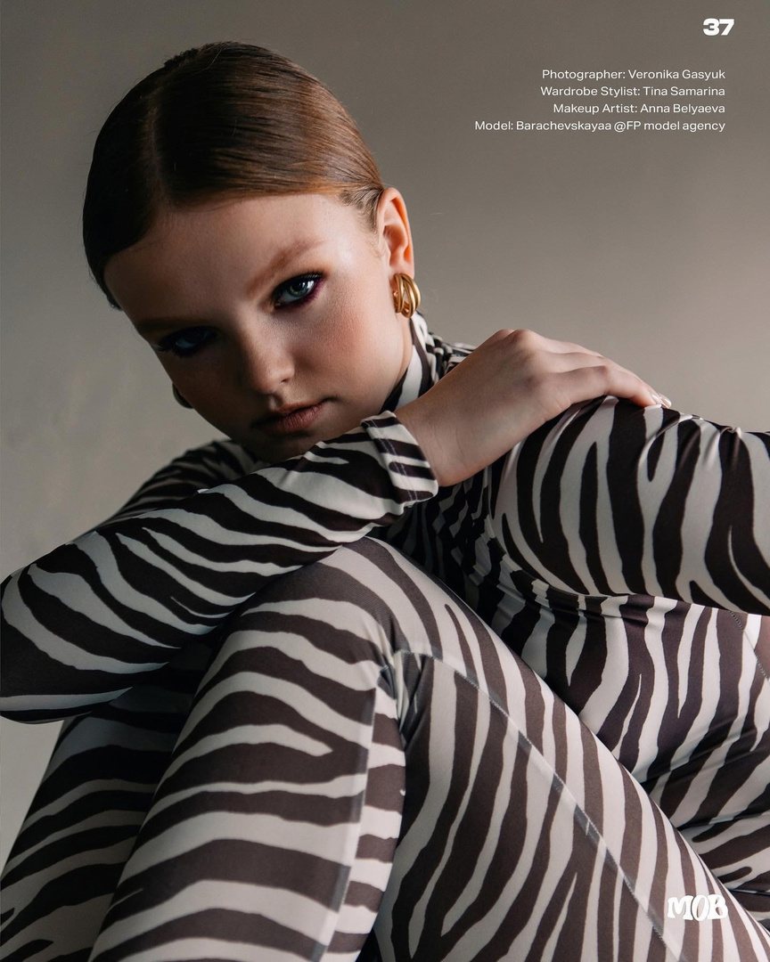MOB Journal “Zebra” spread: bronze shadow, sleek parting, gold hoops